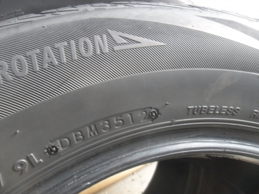 ยาง บริสโตน 205/65R15 ปี12 สวยๆ4 เส้น ราคา 2300 บาท