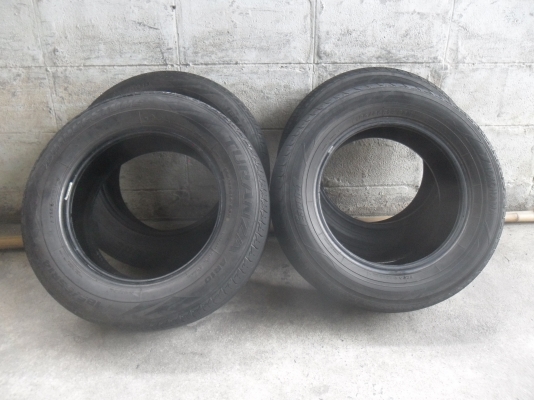 ยาง 185/65R14 สวยๆ 4 เส้น ราคา 1300 บาท