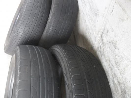 ยาง 185/65R14 สวยๆ 4 เส้น ราคา 1300 บาท