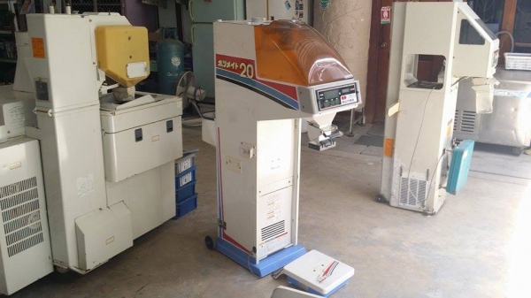 เครื่องชั่งพร้อมคัดแยกเมล็ด ISEKI  รุ่น 20 เก่าญี่ปุ่น สภาพสวย เครื่องพร้อมใช้งาน ทำให้การชั่งเป็นไปอย่างสะดวกและได้มาตรฐาน