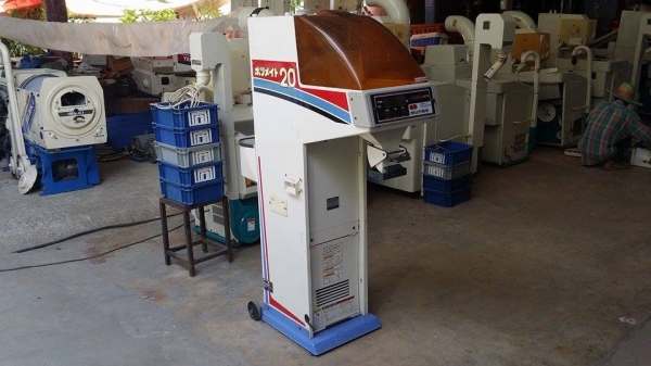 เครื่องชั่งพร้อมคัดแยกเมล็ด ISEKI  รุ่น 20 เก่าญี่ปุ่น สภาพสวย เครื่องพร้อมใช้งาน ทำให้การชั่งเป็นไปอย่างสะดวกและได้มาตรฐาน