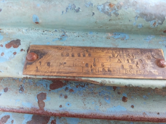 ขายเครื่องผสมแป้ง ถังสแตนเลสขนาด 60 X 80 X 120 ซม.มอเตอร์ 10 แรง ขายเครื่องผสมแป้ง ถังสแตนเลสขนาด 60 X 80 X 120 ซม.มอเตอร์ 10 แรง