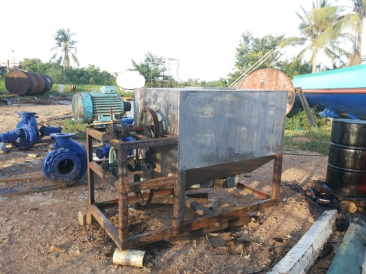 ขายเครื่องผสมแป้ง ถังสแตนเลสขนาด 60 X 80 X 120 ซม.มอเตอร์ 10 แรง