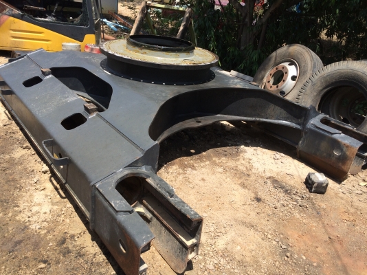 ขาย เฟรมล่าง KOMATSU PC200 รุ่น 7 ตัดลงจากรถ 150000  บาท