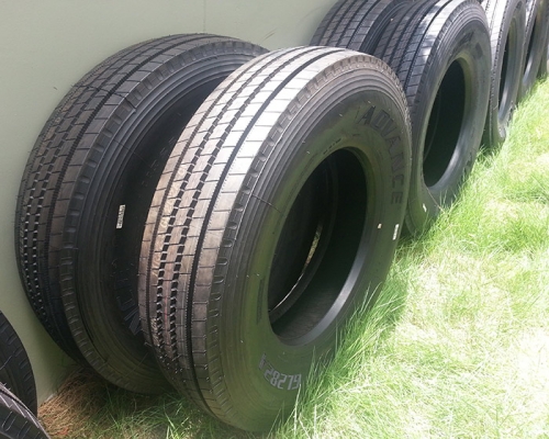 ลดพิเศษ 6 เส้นสุดท้าย ยางเรเดี้ยน AVANCE GL282A 11R22.5 ของใหม่ ผลิตปีนี้ ยี่ห้อนี้ติดตลาดเป็นที่นิยม