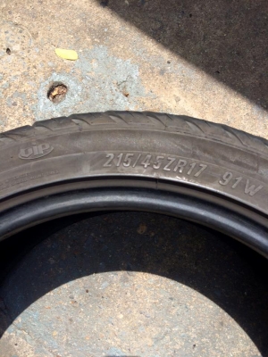 ยางขอบ 17"215/45R17 Maxxis ปี 12 สวยๆ 2เส้น ขาย 1,800 บาท