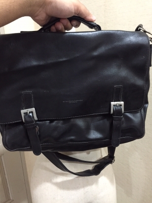 กระเป๋า แมสเสนเจอร์ หนังนิ่มมาก ข้างในสะอาด