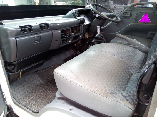 4 ล้อบรรทุก  *ไม่ติดเวลา*  ISUZU  *Euro.2*  NKR  100 แรงม้า+Turbo+Inter  *ยาว 3.20 ม.* รถสวยเดิม+สวยจริง * รถห้างแท้ * มีเล่มพร้อมโอน *