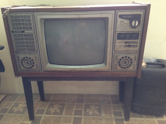 ทีวีธานินทร์เก่า อุปกรณ์เดิม ครบ สวยๆ คนรักสะสม น่าเก็บ เข้าคอเลคชั่น