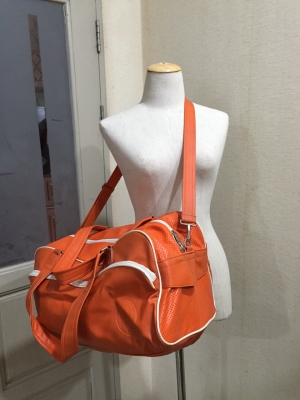 กระเป๋า เสื้อผ้า ออกกำลังกาย สะพายข้าง ขนาดใหญ่ สีเด่นชัดได้ใจ