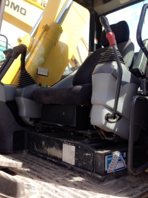 รถขุด Komatsu PC128US-2E1 สต็อกเรา สนใจโทร. 080-6565422 (หนิง)