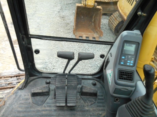 รถขุด Komatsu PC128US-2E1 สต็อกเรา สนใจโทร. 080-6565422 (หนิง)