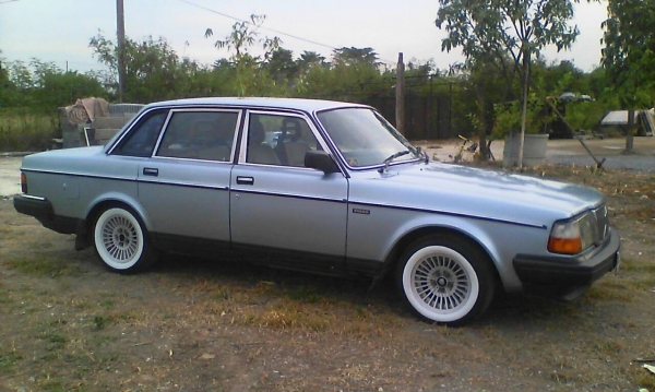 Volvo 240 Classic สภาพสวยทั้งภายใน ภายนอก วาง 1JZ พร้อมใช้วิ่งทางไกล ใช้อยู่ทุกวัน 65,000