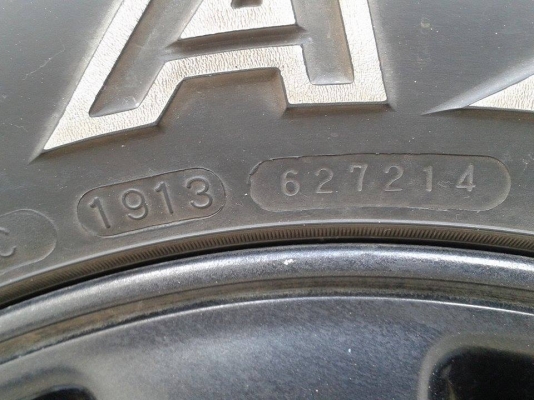 ขายแม็กพร้อมยาง ขอบ15 1ชุด 8000 ขายแม็กพร้อมยาง ขอบ15 1ชุด 8000