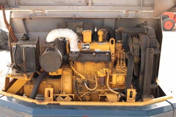 Komatsu PC30-3 เก่านอกนำเข้า พร้อมใช้ ไม่มีหลังคา