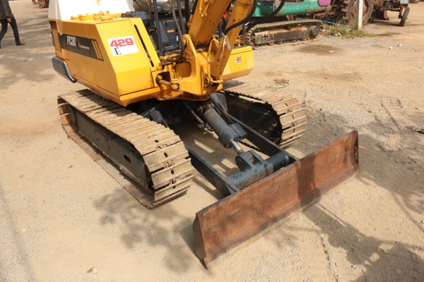 Komatsu PC30-3 เก่านอกนำเข้า พร้อมใช้ ไม่มีหลังคา