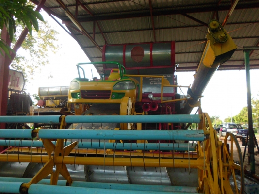 ขายรถเกี่ยวข้าว เกษตรพัฒนา อุ้ม 2.5 ตัน หน้าเกียว 3 เมตร