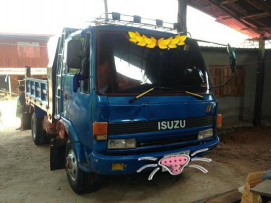 หกล้อ อีซูซุ FRR 195 แรง (เล่มทะเบียน) มีแต่ตามเอาเอง เจ้าของรถชำระจ่ายค่างวดหมดแล้วแต่ไม่ตามเอาเล่ม2ปีแล้ว ตามได้ครับ ที่ไฟแนนช์ บ.บัวหลวง จ.สุรินท์