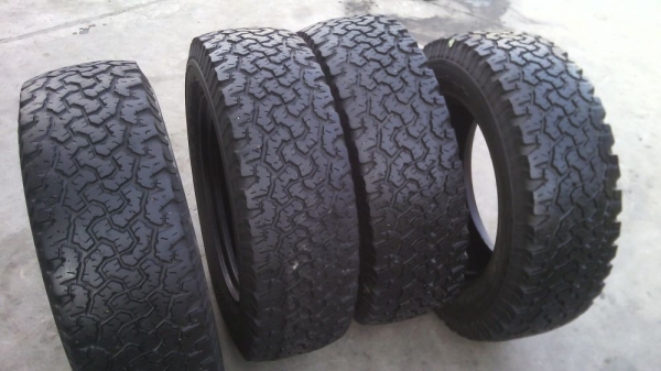 ขายเหมา ยาง BF  265/70 R17 ปี 2010 ราคาถูก 1 ชุด และ BF 235/70 R16 ปี 09 อีก 1ชุด สองชุดนี้ขายแค่ 8,000 บาท