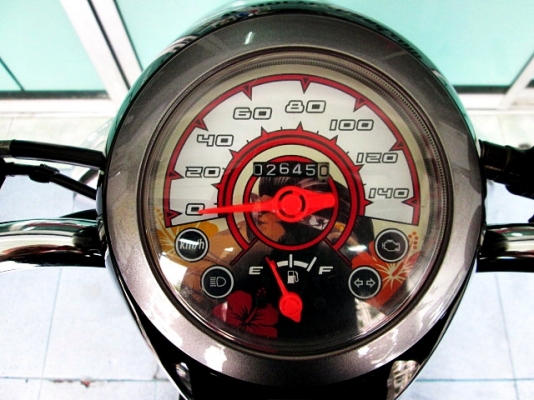 scoopy i สีขาวดำ ลายลิง สุดเท่ รถเดือน กันยายน ปี56 ไมล์ 2 พันโล โปรโมชั่น แถม 4 รายการ 28900