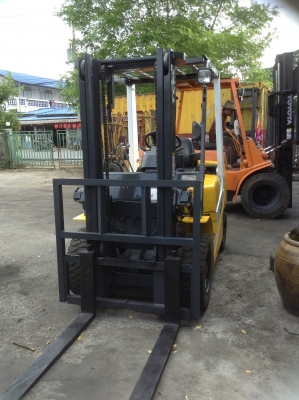 +++ ขายโฟล์คลิฟท์  T.C.M. FD25  (รุ่นใหม่) T6  ขนาด 2.5  ตัน  เครื่องยนต์ดีเซล  เสา 3  เมตร  เกียร์ออโตเมติค  งา 1,070  มม.  ยางตัน  รับประกันเครื่อง + เกียร์