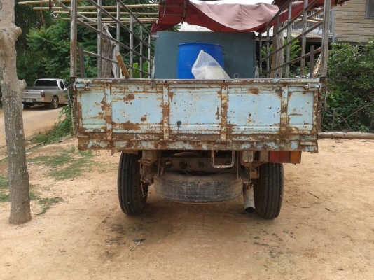 ขายรถบรรทุก 4 ล้อ คัสซีดี เครื่อง 4BC2 100 แรงม้า ยกหัวได้ แต่งเกียร์สั้น ทะเบียนขาด 5 ปี ราคาต่อรองได้ครับ