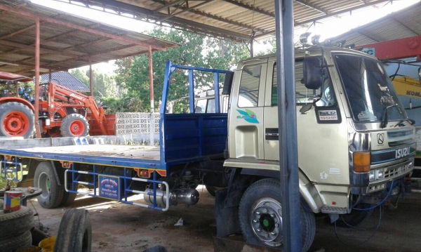 6ล้อ อีซูซุ