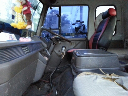 รถมิตซู 10 ล้อ หัวลาก FN527 - TC / 220  แรงม้า.  ปี 38.    สนใจติดต่อ  081 - 6079515