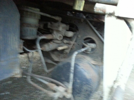 รถมิตซู 10 ล้อ หัวลาก FN527 - TC / 220  แรงม้า.  ปี 38.    สนใจติดต่อ  081 - 6079515