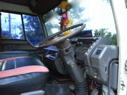 รถมิตซู 10 ล้อ หัวลาก FN527 - TC / 220  แรงม้า.  ปี 38.    สนใจติดต่อ  081 - 6079515