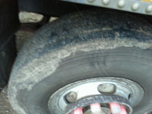 รถมิตซู 10 ล้อ หัวลาก FN527 - TC / 220  แรงม้า.  ปี 38.    สนใจติดต่อ  081 - 6079515