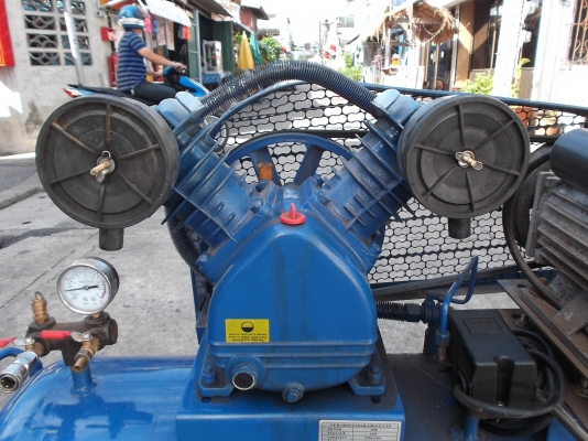 ปั้มลมBLUMA 148Lใช้งานได้ปกติ ไฟ220V 14000