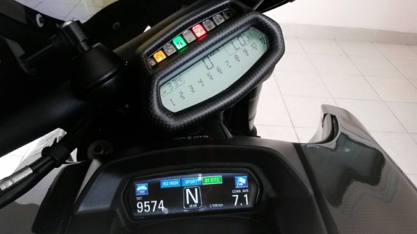 ขายด่วน DUCATI DIAVEL DARK ปี 2014 ขายด่วน DUCATI DIAVEL DARK ปี 2014