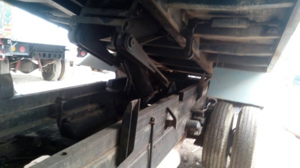 ขายด่วนรถ6ล้อดั้มKS  เครือง110แรงม้ารถสวยเดิมเครืองดี