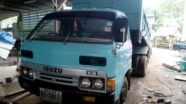 ขายด่วนรถ6ล้อดั้มKS  เครือง110แรงม้ารถสวยเดิมเครืองดี