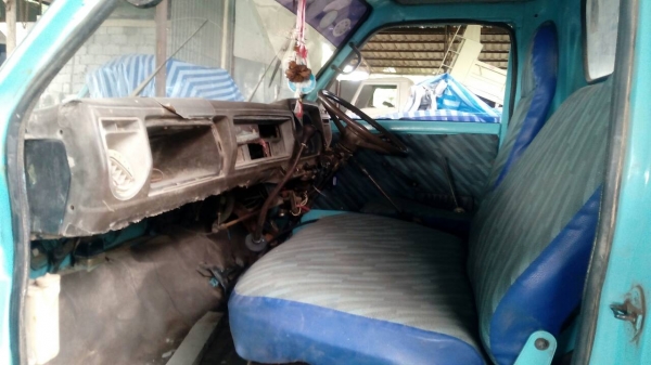 ขายด่วนรถ6ล้อดั้มKS  เครือง110แรงม้ารถสวยเดิมเครืองดี