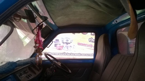 ขายรถบรรทุก 4 ล้อ ISUZU 85 คัสซีสวย เครื่องดี ทะเบียนพร้อมโอน