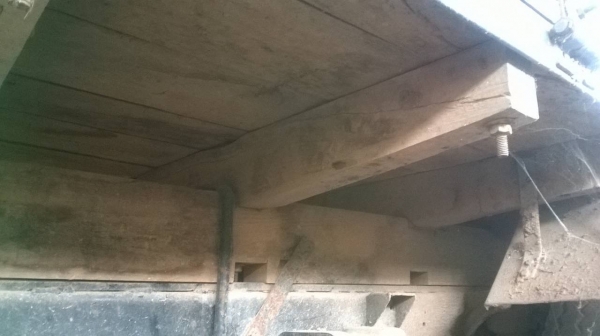 ขายรถบรรทุก 4 ล้อ ISUZU 85 คัสซีสวย เครื่องดี ทะเบียนพร้อมโอน