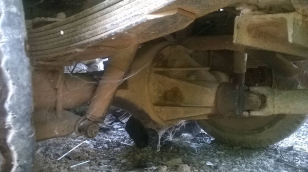 ขายรถบรรทุก 4 ล้อ ISUZU 85 คัสซีสวย เครื่องดี ทะเบียนพร้อมโอน