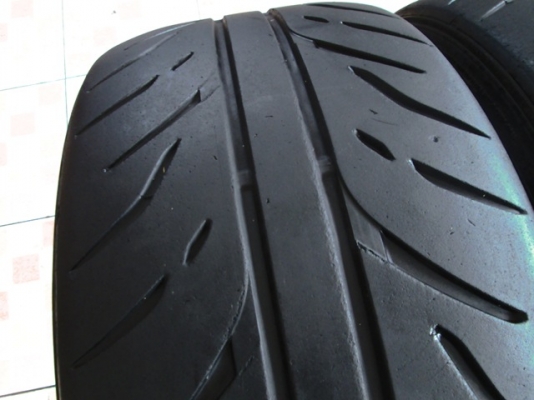 ขายยาง DUNLOP DIREZZA ZII 235-40-17 ปลายปี12 (1คู่)