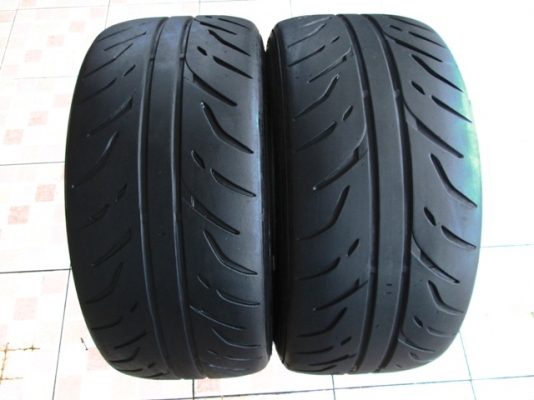 ขายยาง DUNLOP DIREZZA ZII 235-40-17 ปลายปี12 (1คู่)