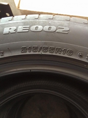 ขายยางขอบ 16"215/55R16  ปี 13 Bridgestoneสวยๆ 4 เส้น ขาย 2,200 บาท