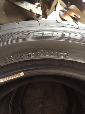 ขายยางขอบ 16"215/55R16  ปี 13 Bridgestoneสวยๆ 4 เส้น ขาย 2,200 บาท