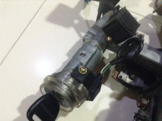 ขายแกนคอพวงมาลัยโตโยต้าVX80 เก่าญี่ปุ่น