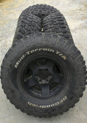 ขายBF Mud 35 R 16 พร้อมล้อ