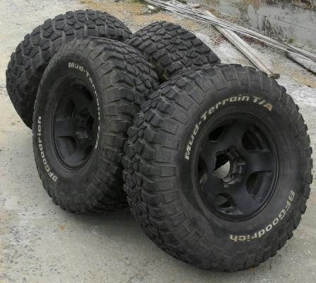 ขายBF Mud 35 R 16 พร้อมล้อ