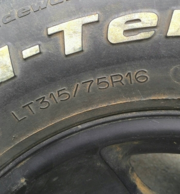 ขายBF Mud 35 R 16 พร้อมล้อ