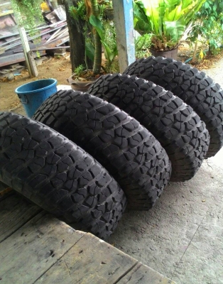 ขายBF Mud 35 R 16 พร้อมล้อ