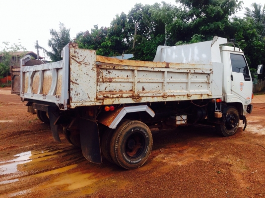 หกล้อ HINO หัว FC 135 ดั้ม5คิว สภาพสวยพร้อมใช้งาน ทะเบียนพร้อมโอน