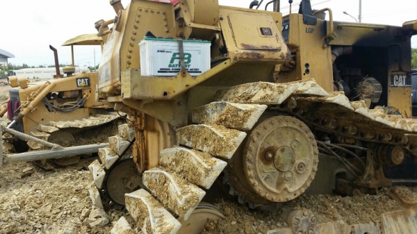 ขายรถแทรกเตอร์ CAT D4H ตีนเป็ดเกียร์ตัด สภาพสวยเดิมๆ ราคา680000 ต่อรอง ขายรถแทรกเตอร์ CAT D4H ตีนเป็ดเกียร์ตัด สภาพสวยเดิมๆ ราคา680000 ต่อรอง